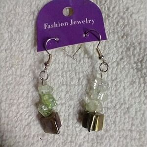 Green shell wire dangle earrings